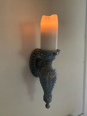 Vintage Home interiors - 5229 -Wall Sconce pillar/ taper Holder